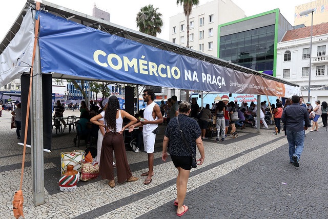 “Comércio na Praça” reúne 2 mil pessoas nos 75 anos do SindiVarejista