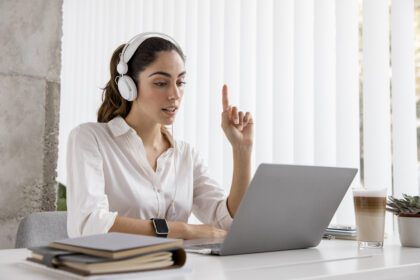 Cursos podem ser online ou presencial